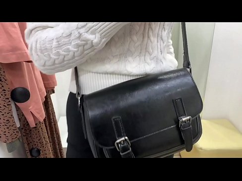 ❤️ Masturbação pública da jovem cadela FeralBerry com um dildo no provador Porno real vídeo em porno pt-br.hdporn24.ru ️❤