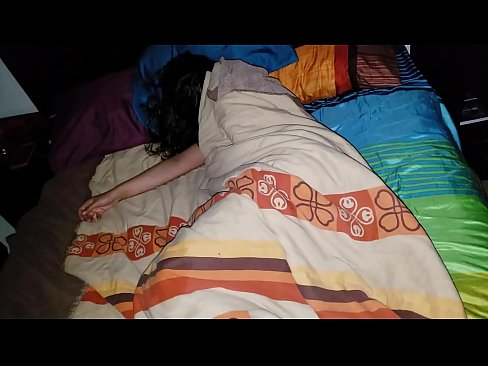 ❤️ Stepson berating sua jovem madrasta enquanto ela dorme. Porno real vídeo em porno pt-br.hdporn24.ru ️❤